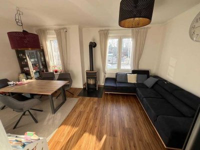 Eigenes Haus statt Wohnung: charmante DHH mit Garten, Pool, Klimaanlage &  Kamin in Darmstadt