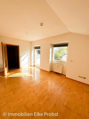 Gemütliche 1,5-Zimmer-Wohnung mit Balkon in ruhiger Lage – Waldmünchen