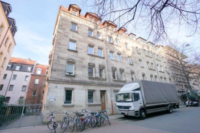 Charmante 4-Zimmer-Dachgeschosswohnung mit Spitzboden und ca. 105 m² Wohnfläche in Nürnberg-Gostenho