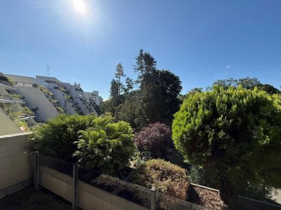 Große 4-5 Zi-Terrassenwohnung mit Blick ins Grüne