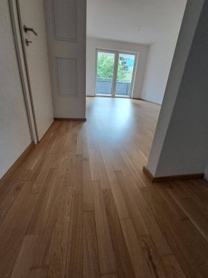 Helle, ruhige 2 Zimmer Wohnung Ver