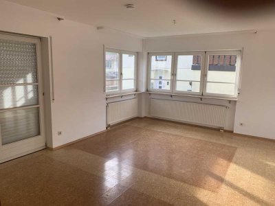 Freundliche und renovierte 3-Zimmer-EG-Wohnung mit Einbauküche in Baiersbronn