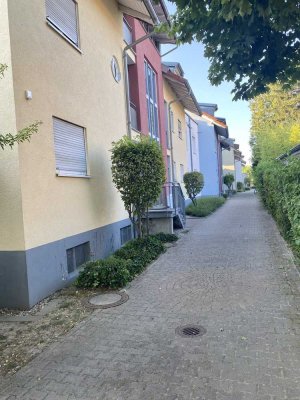 Modernisierte 2,5Zimmer-Wohnung mit großer Dachterrasse und EBK in zentraler Lage in Bühl