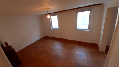 2 Zimmer Wohnung in Aschaffenburg/Damm zu vermieten