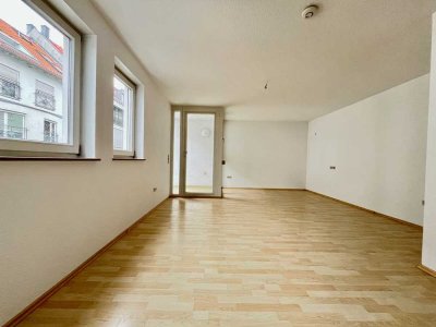 **Urban Living – Helle und gemütliche 1-Zi.-Wohnung mit Loggia in ruhiger Seitenstraße**