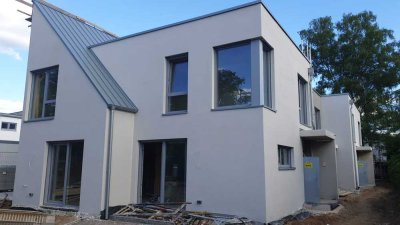 2950 € - 128 m² - 4.0 Zi.