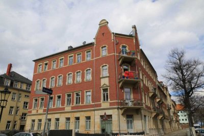 Traumwohnung in einem sanierten Gründerhaus - 2-Zimmer-Wohnung mit Balkon und Tageslichtbad