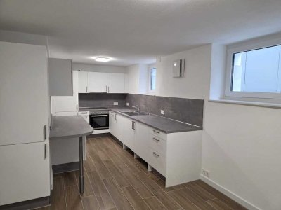 Moderne 2 Zimmer-Wohnung, hochwertige Einbauküche