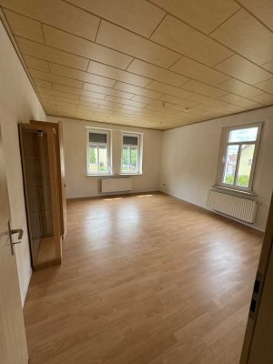 2-Raum Wohnung renoviert und tlw. möbliert
