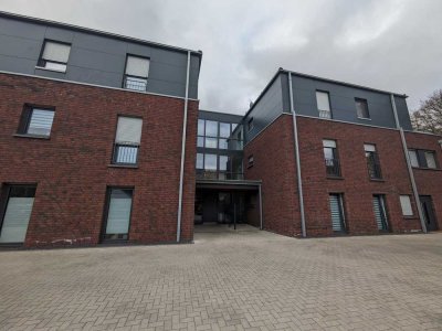 Attraktive, helle 2 Zimmer-Wohnung mit Loggia in zentraler Lage