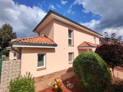 Mediterrane Villa (215m² / 841m²) mit exklusiver Ausstattung (Pool / Atrium) in Ritterhude