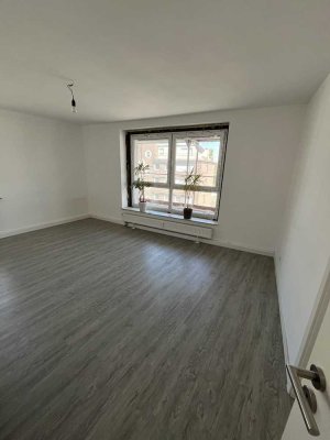sanierte helle 2-Zimmer Wohnung - 49 m² - modernes Bad - energetische Sanierung in der Endphase