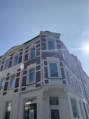 Charmante  Jugendstil 3-Zimmer-DG-Wohnung mit EBK und Balkon in FL-Jürgensby