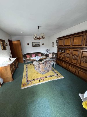 Nachmieter ab sofort gesucht 2,5 Zimmer Seniorengerechte Wohnung mit Balkon für Senioren ab 60 Jahre