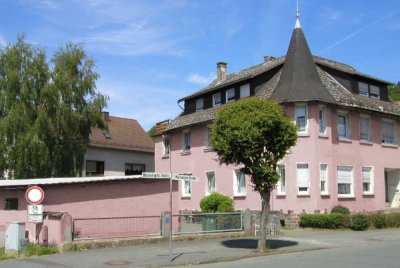 Geschäftsräume: Freundliche u. gepflegte 4-Raum-Hochparterre-Wohnung in Battenberg