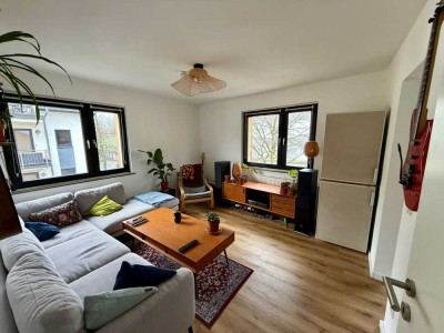 Renovierte 2 Zimmer Etagenwohnung in guter Lage von Köln Bilderstöckchen