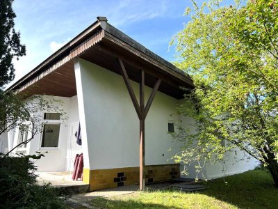 Freundliches, modernisiertes Ferienhaus auf sonnigem Eigenlandgrundstück am Schweriner Außensee