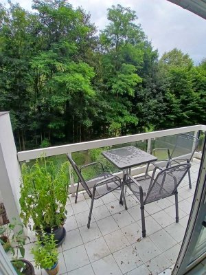 2 Zimmer, großzügig und hell, mit Blick auf den Teich