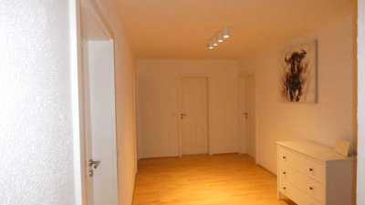 Möblierte 3,5-Zimmer-Wohnung mit 2 Balkons in Augsburg-Oberhausen (Kontakt in Beschreibung)
