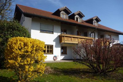 **helle, sonnige 2 Zimmer Garten - Wohnung mit Südterrasse**