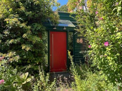 Kiel-Elmschenhagen Süd - verträumte Doppelhaushälfte mit Potential!