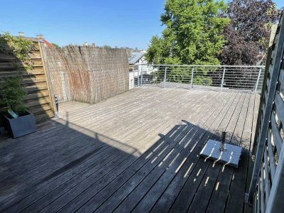 Schöne 2-Zimmer-Wohnung mit Dachterrasse in der Augsburger Innenstadt