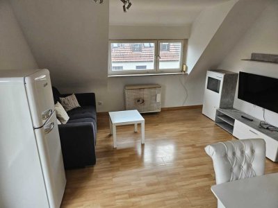 Exklusive, gepflegte 2-Zimmer-Dachgeschosswohnung mit Einbauküche in Stuttgart