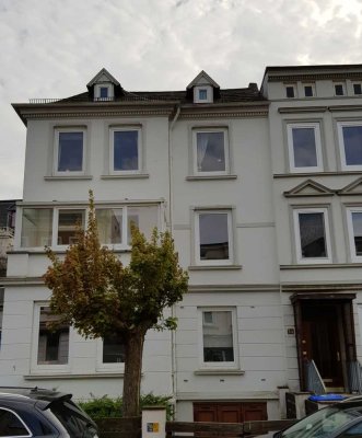 Helle 3-Zimmer-Wohnung (60 qm) mit Mini-Balkon und Einbauküche in Lübeck - St. Lorenz Nord