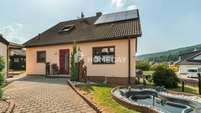 Gepflegtes Mehrfamilienhaus mit drei Wohneinheiten, Garten und PV-Anlage in Steinau an der Straße