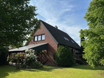 Einfamilienhaus mit Einliegerwohnung, großem Grundstück und viel Potenzial in Lengede