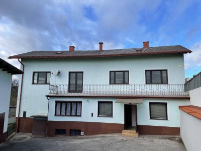 GROSSES EINFAMILIEN-HAUS MIT AUSBAU-MÖGLICHKEIT -- NEBENGEBÄUDE -- GROSSER INNENHOF -- RUHELAGE!