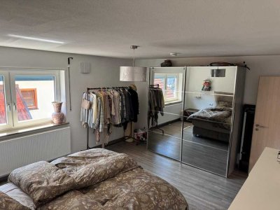 Ansprechende und sanierte 3-Raum-Wohnung mit Balkon und EBK in Altusried