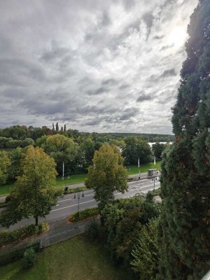 *Wohnen am Schloß* 3 Zi. Wohnung mit Blick auf den Main !!