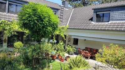 Großzügiges Einfamilienhaus mit Einliegerwohnung am Naturschutzgebiet