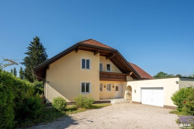 Großzügiges Ein/Zweifamilienhaus mit Potential in Ebenthal: Garten, Terrasse &amp; Garage inklusive!