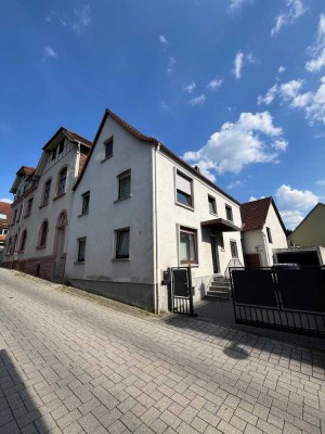 Einfamilienhaus mit kleiner Scheune im Herzen von Goldbach