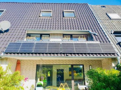 LICHTDURCHFLUTETES REIHENHAUS INKL. GARAGE IN ALTWARMBÜCHEN