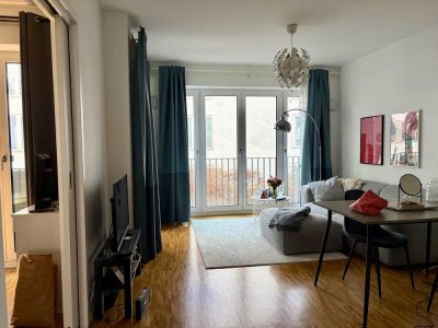 Vollständig möblierte 2-Zi-Wohnung im beliebten Portugiesenviertel vom 01.08.2026 bis 31.05.2027.