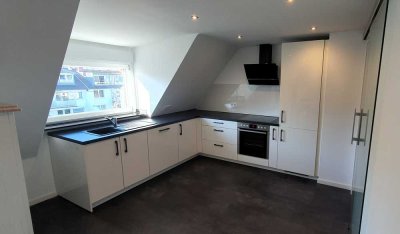 Stilvolle 2-Zimmer-DG-Wohnung über den Dächern von Longerich