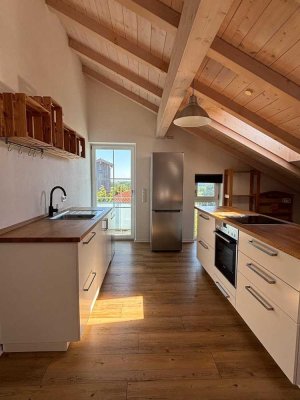 Schöne,helle DG-Wohnung,4Zimmer,ruhige Lage