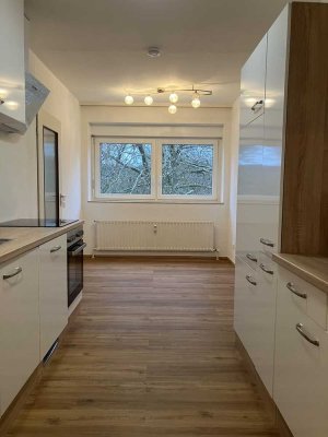 2-Zimmer-Wohnung - ca. 5% Rendite, Indexmiete, neue Küche, Stellplaz, hohe Abschreibung!