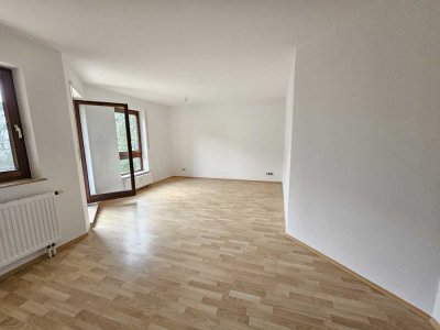 Attraktive 2-Zimmer-Wohnung in Erlangen mit neu sanierter Küche und Bad!!