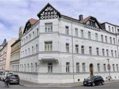 Charmante 2,5-Zimmer Dachgeschosswohnung, EBK, Balkon, Aufzug, provisionsfrei ohne Makler