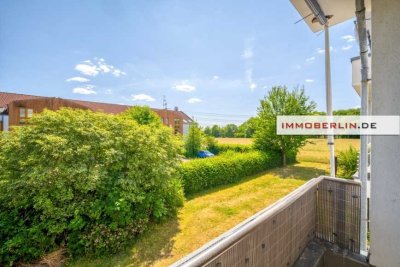 IMMOBERLIN.DE - Helle Wohnung mit Südloggia & Pkw-Stellplatz nahe Campus & Klinikum Buch