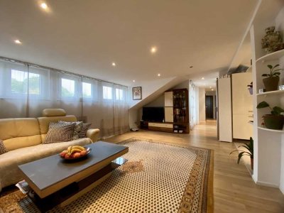 Elegante DG-Wohnung mit Einbauküche und Balkon – Wohnen mit Anspruch