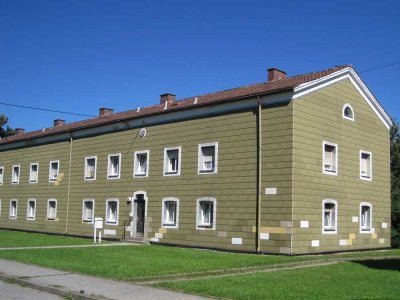 Für Ihre Familie: Renovierte 4 - Zimmer-Wohnung mit Gartenanteil!