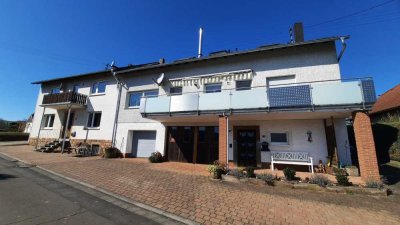 Grosszügiges 3 Familien-/ Mehrgenerationenhaus mit herrlichem Gartengrundstück !