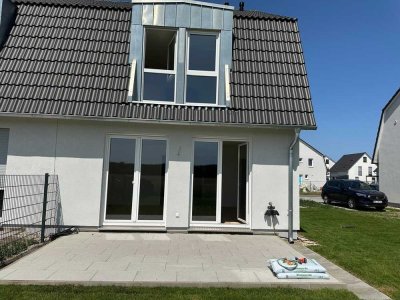 Erstbezug: 4-Raum-Doppelhaushälfte mit EBK in Schönwalde-Glien