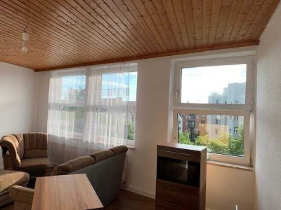 Vollständig renovierte Wohnung mit zwei Zimmern und EBK in Bremerhaven