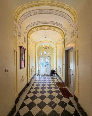 Altbauklassiker mit Erker – Schöneberger 2-Zimmer-Wohnung im Hochparterre